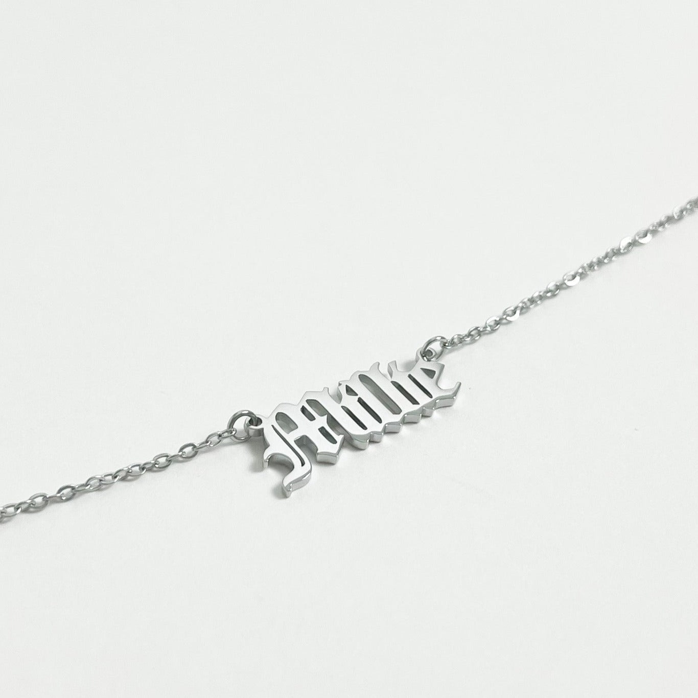 SILVER PERSONALISED OLD ENGLISH NAME NECKLACE